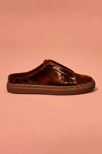 Dmodot Brown Bruno Noco Leather Mules Online at Aza Fashions Dmodot_Brown Bruno Noco Leather Mules _Online_at_Aza_Fashions