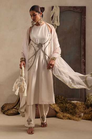 Shop Aurouss Ivory Silk High Neck Lavanya Embroidered Kurta Set Online at Aza Fashions Shop_Aurouss_Ivory Silk High Neck Lavanya Embroidered Kurta Set _Online_at_Aza_Fashions
