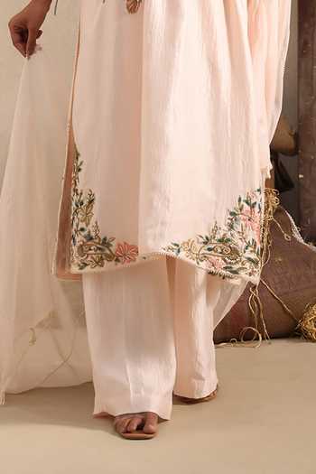Buy Aurouss Pink Silk V-neck, Yes Kusuma Embroidered Kurta Set Online at Aza Fashions Buy_Aurouss_Pink Silk V-neck, Yes Kusuma Embroidered Kurta Set _Online_at_Aza_Fashions