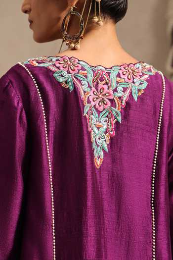 Shop Aurouss Purple Silk, Organza Round Neck Rangdha Embroidered Kurta Pant Set Shop_Aurouss_Purple Silk, Organza Round Neck Rangdha Embroidered Kurta Pant Set