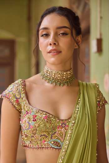 Tamanna Punjabi Kapoor Green Chiffon, Raw Silk Sweetheart Neck Inaara Pre-draped Saree With Blouse Online at Aza Fashions Tamanna Punjabi Kapoor_Green Chiffon, Raw Silk Sweetheart Neck Inaara Pre-draped Saree With Blouse _Online_at_Aza_Fashions