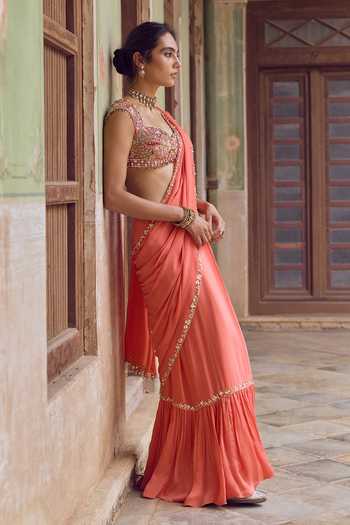 Tamanna Punjabi Kapoor_Coral Chiffon, Raw Silk Sweetheart Neck Nayra Pre-draped Saree Set _Online_at_Aza_Fashions