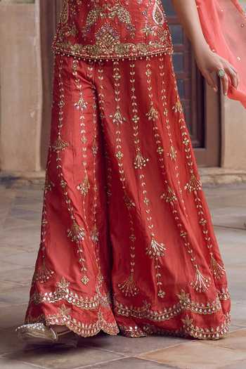 Tamanna Punjabi Kapoor Rust Silk, Organza Scoop Neck, Yes Roohani Embroidered Sharara Set Online at Aza Fashions Tamanna Punjabi Kapoor_Rust Silk, Organza Scoop Neck, Yes Roohani Embroidered Sharara Set _Online_at_Aza_Fashions