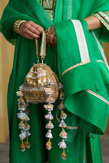 Shop Vaaya Green Silk, Organza, Chanderi Split V-neck Embroidered Kurta Set Shop_Vaaya_Green Silk, Organza, Chanderi Split V-neck Embroidered Kurta Set
