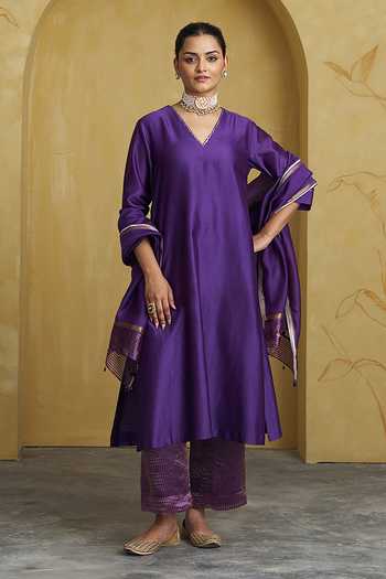 Vaaya Handwoven Silk Chanderi Kurta Set 