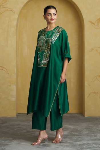 Buy_Vaaya_Emerald Green Silk, Chanderi Round Neck, Yes Handwoven Kurta And Pant Set _Online_at_Aza_Fashions