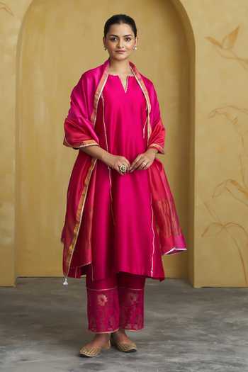 Shop Vaaya Pink Silk, Chanderi Split V-neck, Yes Handwoven Kurta Set Online at Aza Fashions Shop_Vaaya_Pink Silk, Chanderi Split V-neck, Yes Handwoven Kurta Set _Online_at_Aza_Fashions