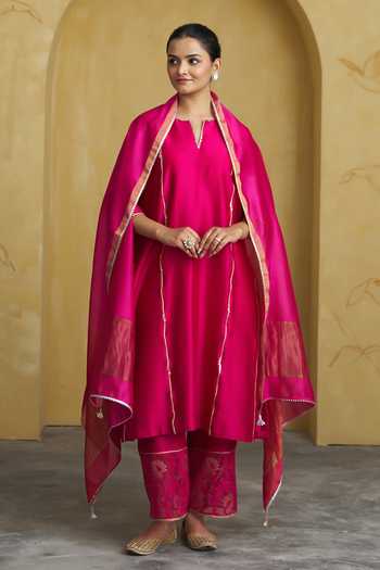 Vaaya Handwoven Silk Chanderi Kurta Set 
