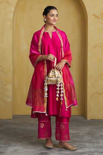 Shop Vaaya Pink Silk, Chanderi Split V-neck, Yes Handwoven Kurta Set Shop_Vaaya_Pink Silk, Chanderi Split V-neck, Yes Handwoven Kurta Set