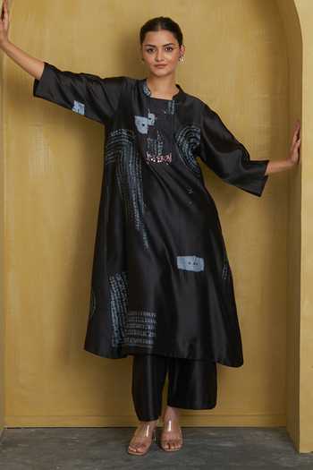 Vaaya_Black Silk, Chanderi Mandarin Collar, Yes Shibori Handwoven Kurta And Pant Set _Online_at_Aza_Fashions