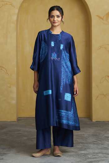 Vaaya_Blue Silk, Chanderi Round Neck Shibori Handwoven Kurta And Pant Set _Online_at_Aza_Fashions
