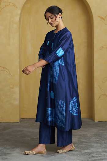 Vaaya_Blue Silk, Chanderi Round Neck Shibori Handwoven Kurta And Pant Set _at_Aza_Fashions