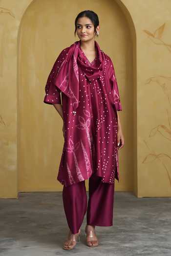 Shop_Vaaya_Wine Silk, Chanderi V-neck, Yes Shibori Handwoven Kurta And Pant Set _Online_at_Aza_Fashions