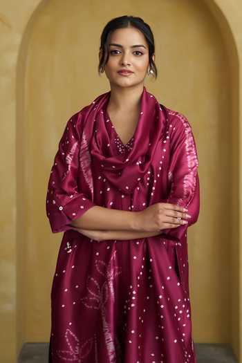 Buy_Vaaya_Wine Silk, Chanderi V-neck, Yes Shibori Handwoven Kurta And Pant Set 