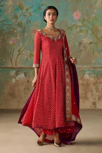 Zoon Red Chanderi, Cotton, Silk V-neck, Yes Hand Embroidered Anarkali Set Online at Aza Fashions Zoon_Red Chanderi, Cotton, Silk V-neck, Yes Hand Embroidered Anarkali Set _Online_at_Aza_Fashions