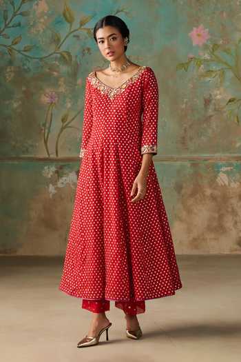 Buy Zoon Red Chanderi, Cotton, Silk V-neck, Yes Hand Embroidered Anarkali Set Online at Aza Fashions Buy_Zoon_Red Chanderi, Cotton, Silk V-neck, Yes Hand Embroidered Anarkali Set _Online_at_Aza_Fashions