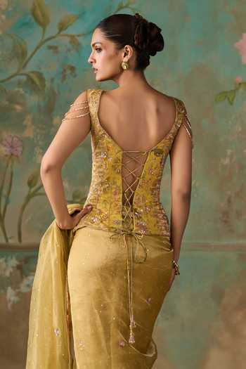 Buy Zoon Yellow Tissue, Silk Organza Sweetheart Neck Aari Work Saree With Blouse Online at Aza Fashions Buy_Zoon_Yellow Tissue, Silk Organza Sweetheart Neck Aari Work Saree With Blouse _Online_at_Aza_Fashions