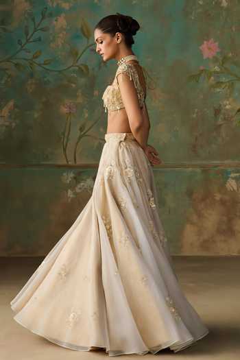 Zoon Ivory Organza, Tissue, Sweetheart Neck Floral Embroidered Lehenga Set Online at Aza Fashions Zoon_Ivory Organza, Tissue, Sweetheart Neck Floral Embroidered Lehenga Set _Online_at_Aza_Fashions
