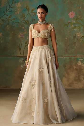 Zoon Ivory Organza, Tissue, Sweetheart Neck Floral Embroidered Lehenga Set at Aza Fashions Zoon_Ivory Organza, Tissue, Sweetheart Neck Floral Embroidered Lehenga Set _at_Aza_Fashions