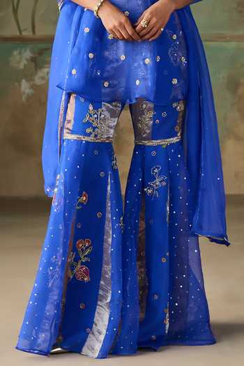 Zoon Blue Silk Organza, Chanderi Silk, Crepe Sweetheart Embroidered Peplum Kurta Set Online at Aza Fashions Zoon_Blue Silk Organza, Chanderi Silk, Crepe Sweetheart Embroidered Peplum Kurta Set _Online_at_Aza_Fashions