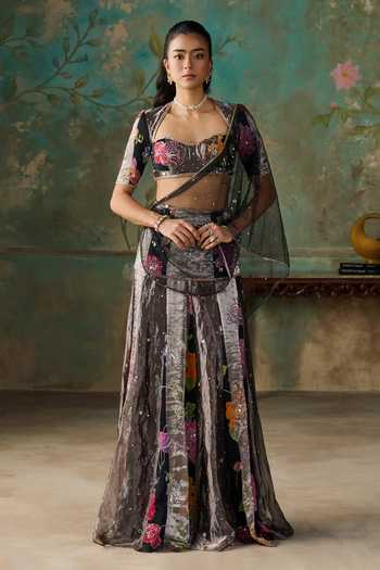 Zoon Aari Embroidered Pre-Draped Saree With Blouse