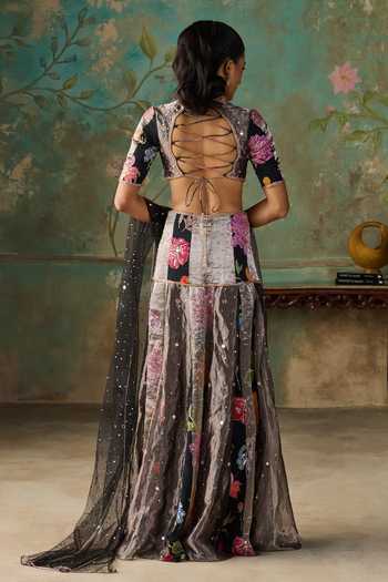 Zoon Aari Embroidered Pre-Draped Saree With Blouse
