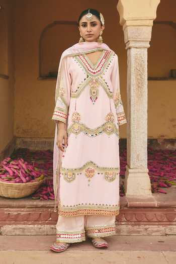 Ajiesh Oberoi Gulabi Thread Work Kurta Set