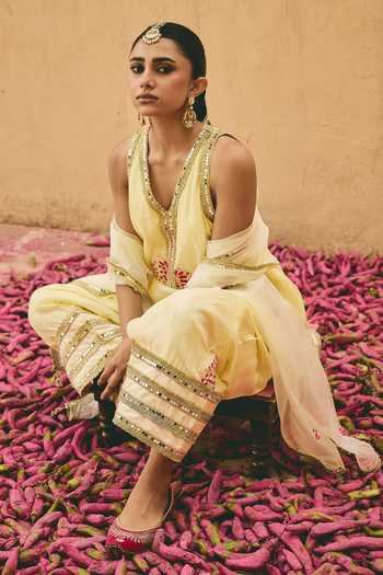 Ajiesh Oberoi Yellow Silk, Organza, Bamboo V-neck Ira Lotus Embroidered Kurta Set Online at Aza Fashions Ajiesh Oberoi_Yellow Silk, Organza, Bamboo V-neck Ira Lotus Embroidered Kurta Set _Online_at_Aza_Fashions