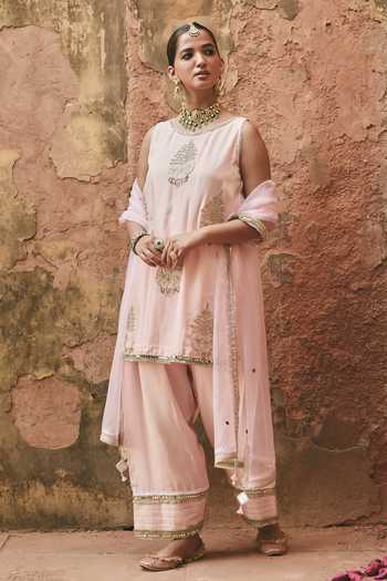 Ajiesh Oberoi Phoolpari Embroidered Kurta Set