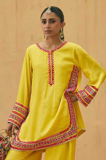 Ajiesh Oberoi Yellow Silk, Bamboo Round Neck Rangoli Embroidered Kurta And Pant Set Online at Aza Fashions Ajiesh Oberoi_Yellow Silk, Bamboo Round Neck Rangoli Embroidered Kurta And Pant Set _Online_at_Aza_Fashions