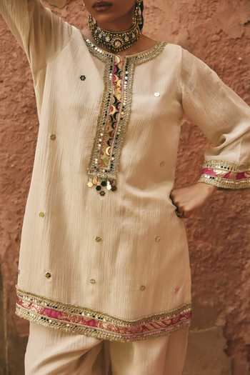 Buy Ajiesh Oberoi Ivory Organza, Tissue, Crinkle Keyhole Sajni Embroidered Straight Kurta Set Online at Aza Fashions Buy_Ajiesh Oberoi_Ivory Organza, Tissue, Crinkle Keyhole Sajni Embroidered Straight Kurta Set _Online_at_Aza_Fashions
