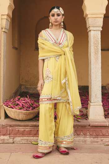 Ajiesh Oberoi Siya Neckline Embroidered Kurta Set