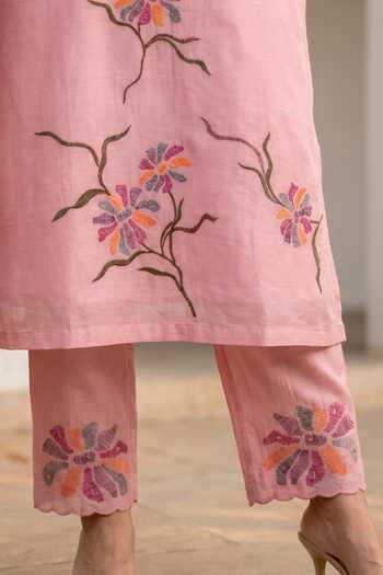 Am By Anita Mittal_Pink Chanderi Round Neck Meher Thread Embroidered Kurta Set _Online_at_Aza_Fashions
