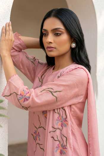 Am By Anita Mittal Meher Thread Embroidered Kurta Set 