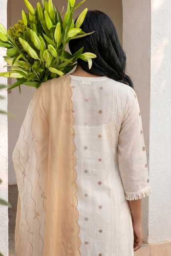 Am By Anita Mittal Embroidered Kurta Set 