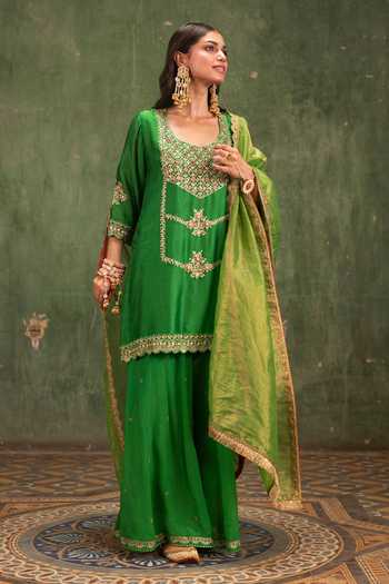 Am By Anita Mittal_Green Raw Silk Scoop Neck Mahiya Kurta Set _Online_at_Aza_Fashions