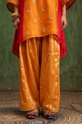 Buy_Am By Anita Mittal_Yellow Silk, Chanderi Scoop Neck, Yes Guldaasta Kurta And Pant Set 