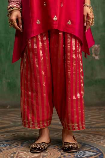 Buy_Am By Anita Mittal_Red Silk, Chanderi Round Neck Guldaasta Kurta And Pant Set 
