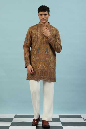 Dev Ki Raha Chamak Embroidered Kurta Set 