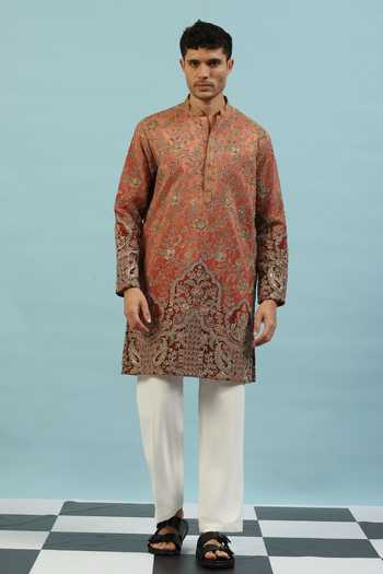 Dev Ki Raha Chamak Embroidered Kurta Set 