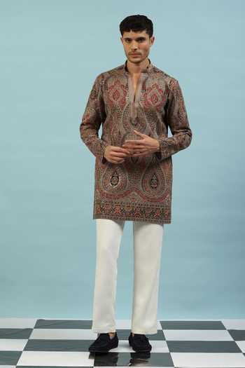 Dev Ki Raha Chamak Paisley Embroidered Kurta & Pyjama Set 