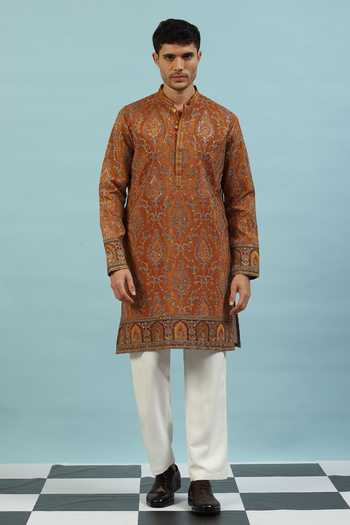 Dev Ki Raha Chamak Embroidered Kurta Set 