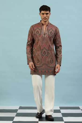 Dev Ki Raha Chamak Embroidered Kurta Set 