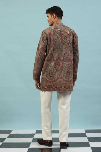 Dev Ki Raha Chamak Paisley Embroidered Kurta Set 