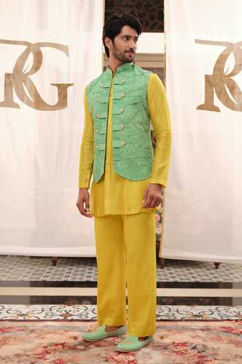 Shop_Runit Gupta_Green Tissue Beads Crushed Loop Bundi 