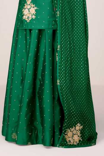 Shyam Narayan Prasad Emerald Green Silk, Brocade V-neck Applique Kurta Skirt Set at Aza Fashions Shyam Narayan Prasad_Emerald Green Silk, Brocade V-neck Applique Kurta Skirt Set _at_Aza_Fashions