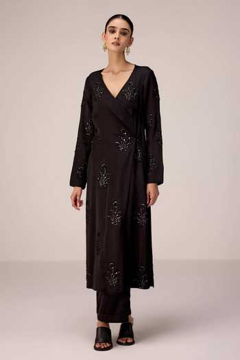 Buy_Shyam Narayan Prasad_Black Satin, Linen V-neck Applique Kurta And Pant Set _Online_at_Aza_Fashions