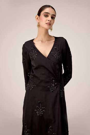 Buy_Shyam Narayan Prasad_Black Satin, Linen V-neck Applique Kurta And Pant Set 