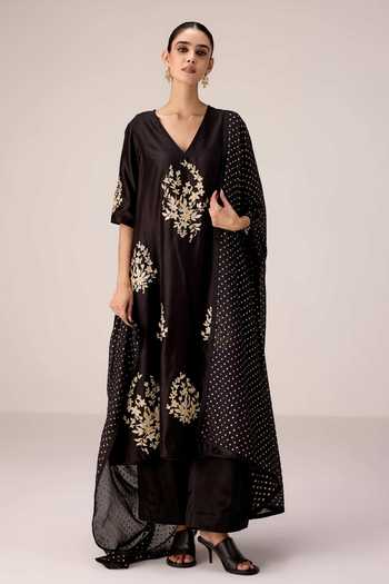Shyam Narayan Prasad Applique Kurta Pant Set