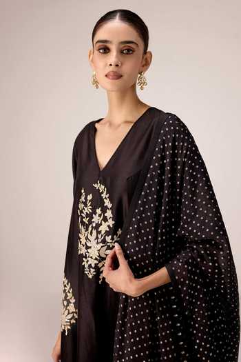Shop Shyam Narayan Prasad Black Georgette, Chanderi V-neck Applique Kurta Pant Set Online at Aza Fashions Shop_Shyam Narayan Prasad_Black Georgette, Chanderi V-neck Applique Kurta Pant Set _Online_at_Aza_Fashions